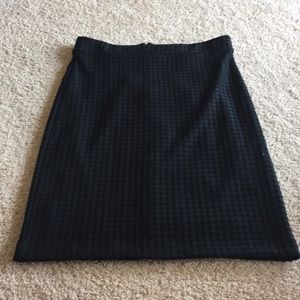 Black textured banana republic pencil skirt Size 4
